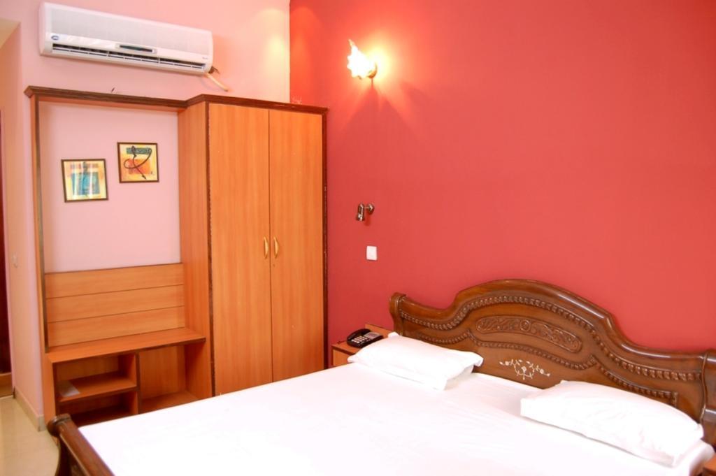 Hotel D R International Ambāla Rum bild